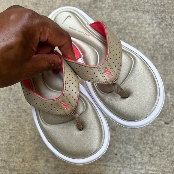 ? WMNS NIKE COMFORT THONG LIGHT PINK MAGENTA MEDIUM GREY WHITE FOOTBED - Picture 3 of 14